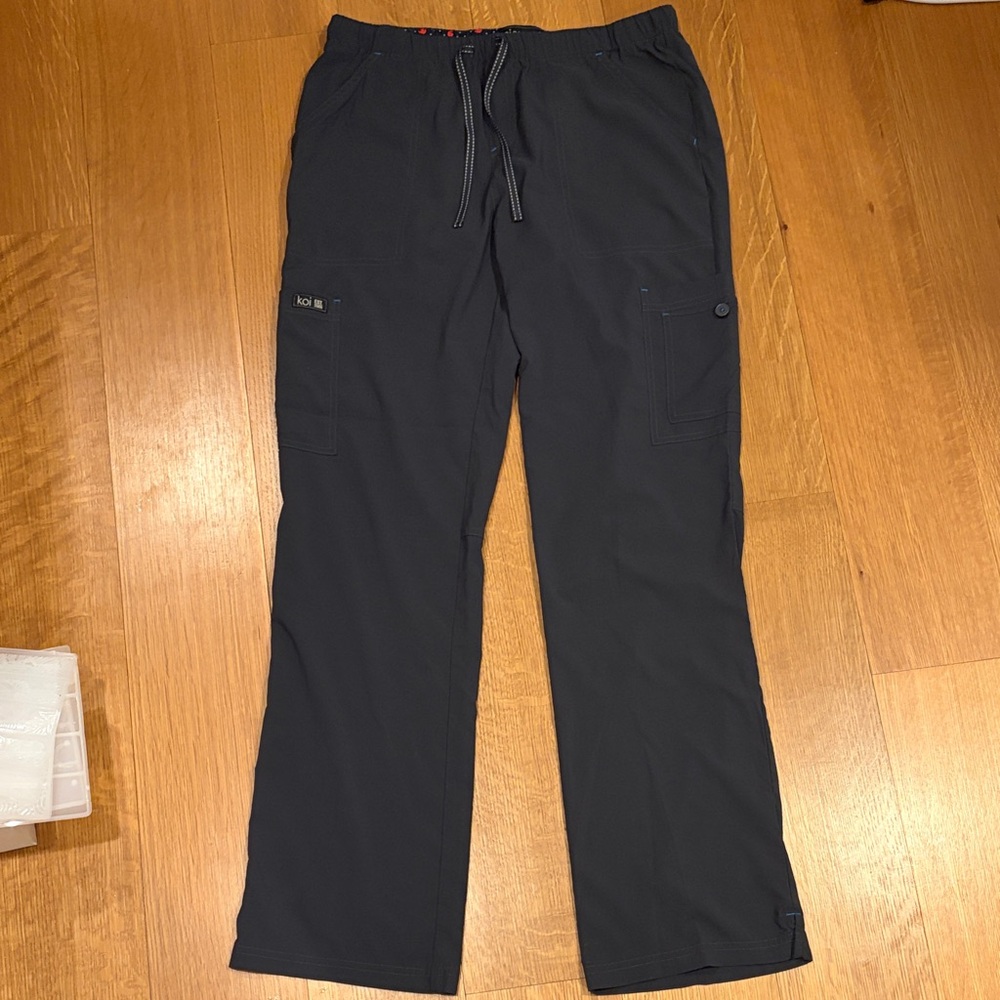 Women’s W123 cargo scrub pants